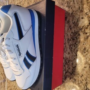 Reebok Classic Men Size 10 White and Blue Sneakers